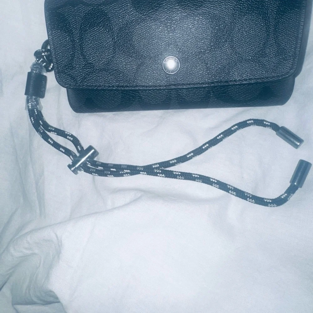 Coach leather black signature sunglasses/glasses lanyard case. Rare! - Picture 7 of 11